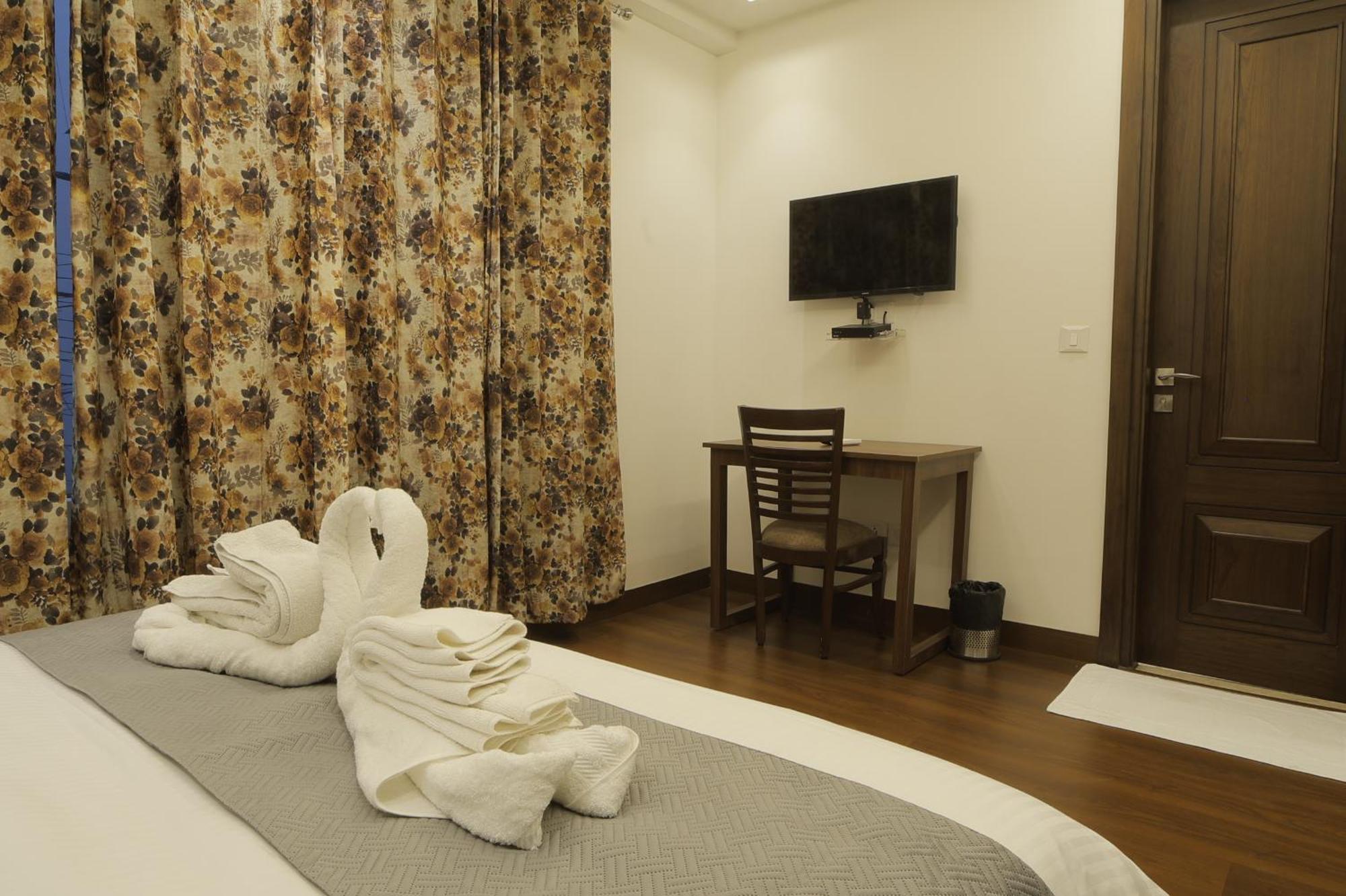 Under My Roof Superio Bed and Breakfast Νέο Δελχί Εξωτερικό φωτογραφία